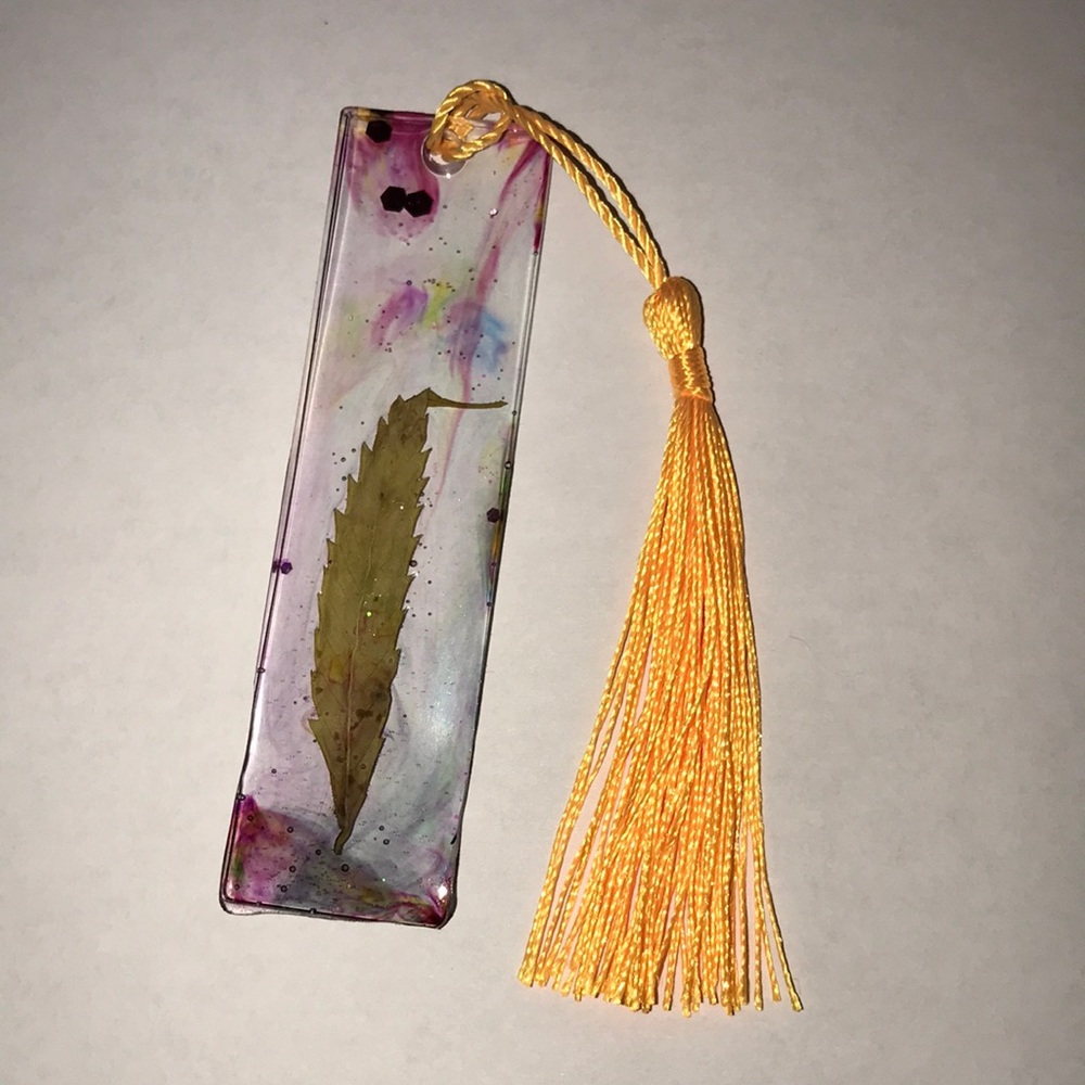 Custom epoxy resin bookmark 3.75” with my favorite leaf 🍁 New